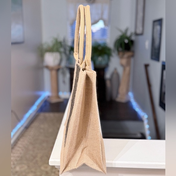 Authentic Louis Vuitton material on Beige Tote - Picture 3 of 4